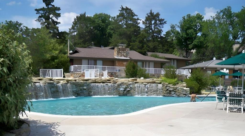 Tan-tar-a Estates 3*